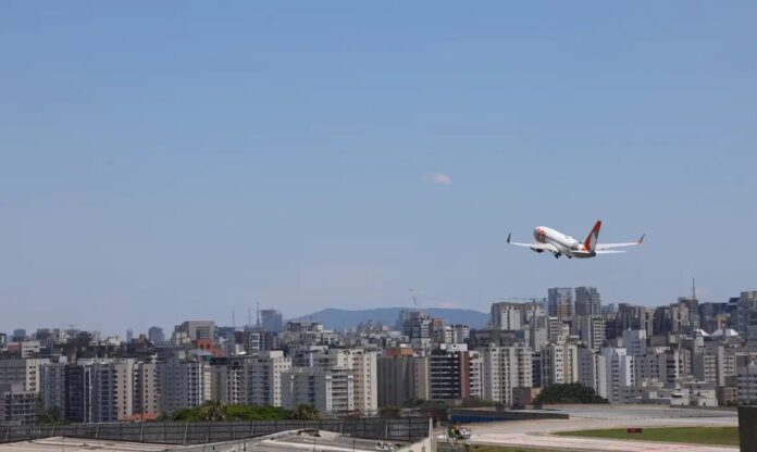 Anac estabelece regras mais restritivas para aviação em Congonhas (SP)