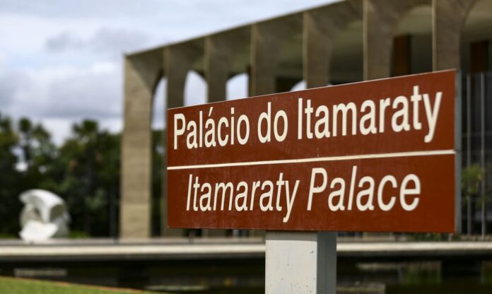 Itamaraty acusa Milei de tentar interferir na eleição brasileira