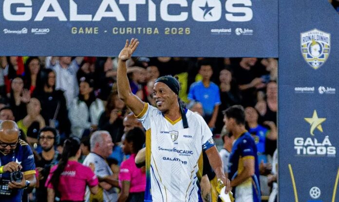 Ronaldinho Gaúcho anuncia volta aos gramados pelo italiano Ravenna